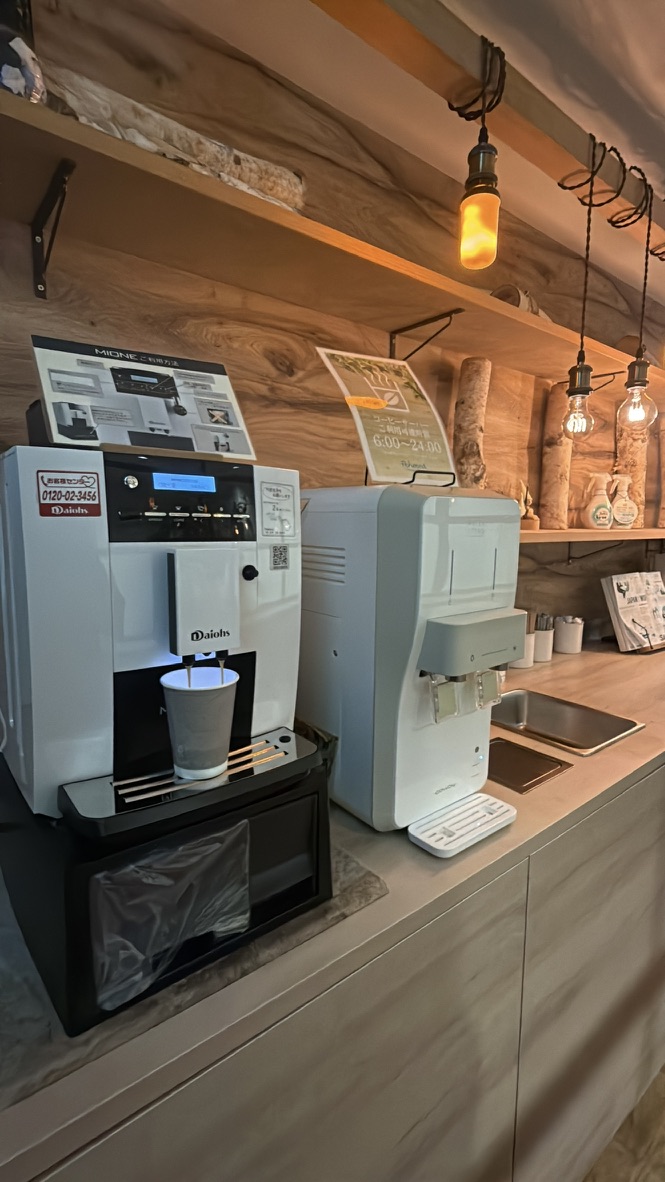 ウェルビー福岡のコワーキングスペースとコーヒーサーバー